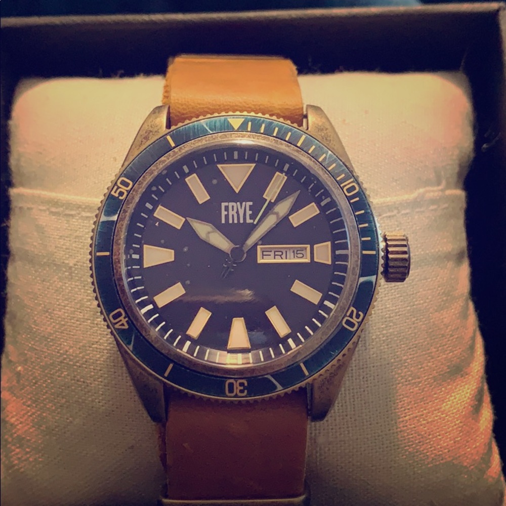 NWT mens Frye watch
